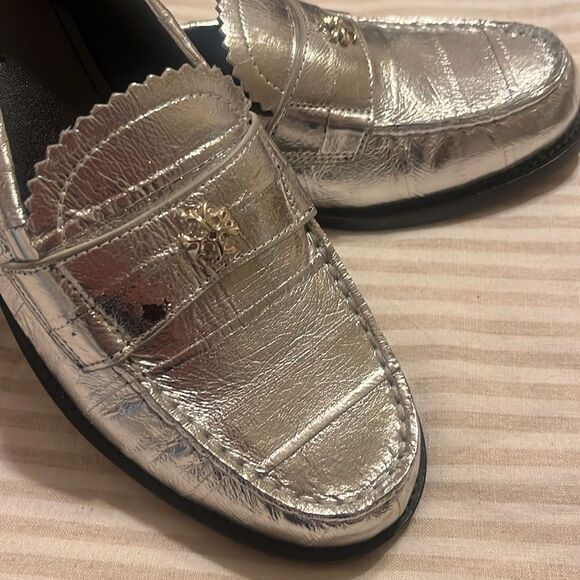 Tory Burch Silver Leather Metallic slip on Loafers/Dust Bag size 6 $358 - Picture 9 of 9